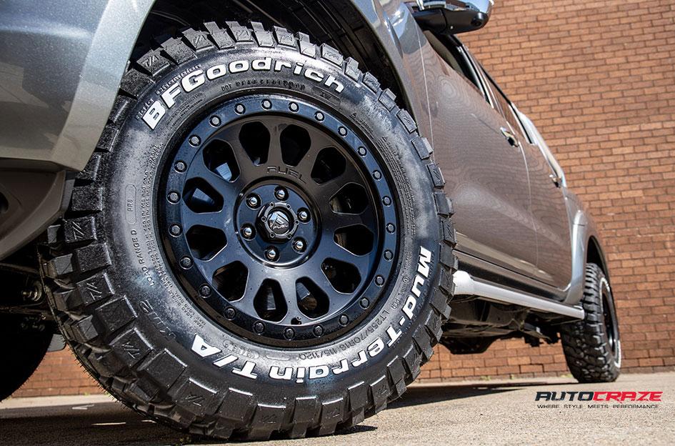NISSAN-NAVARA-VECTOR-MATTE-BLACK